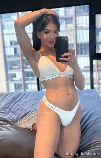 Zaina, Vietnamese escort in Downtown Dubai, Dubai