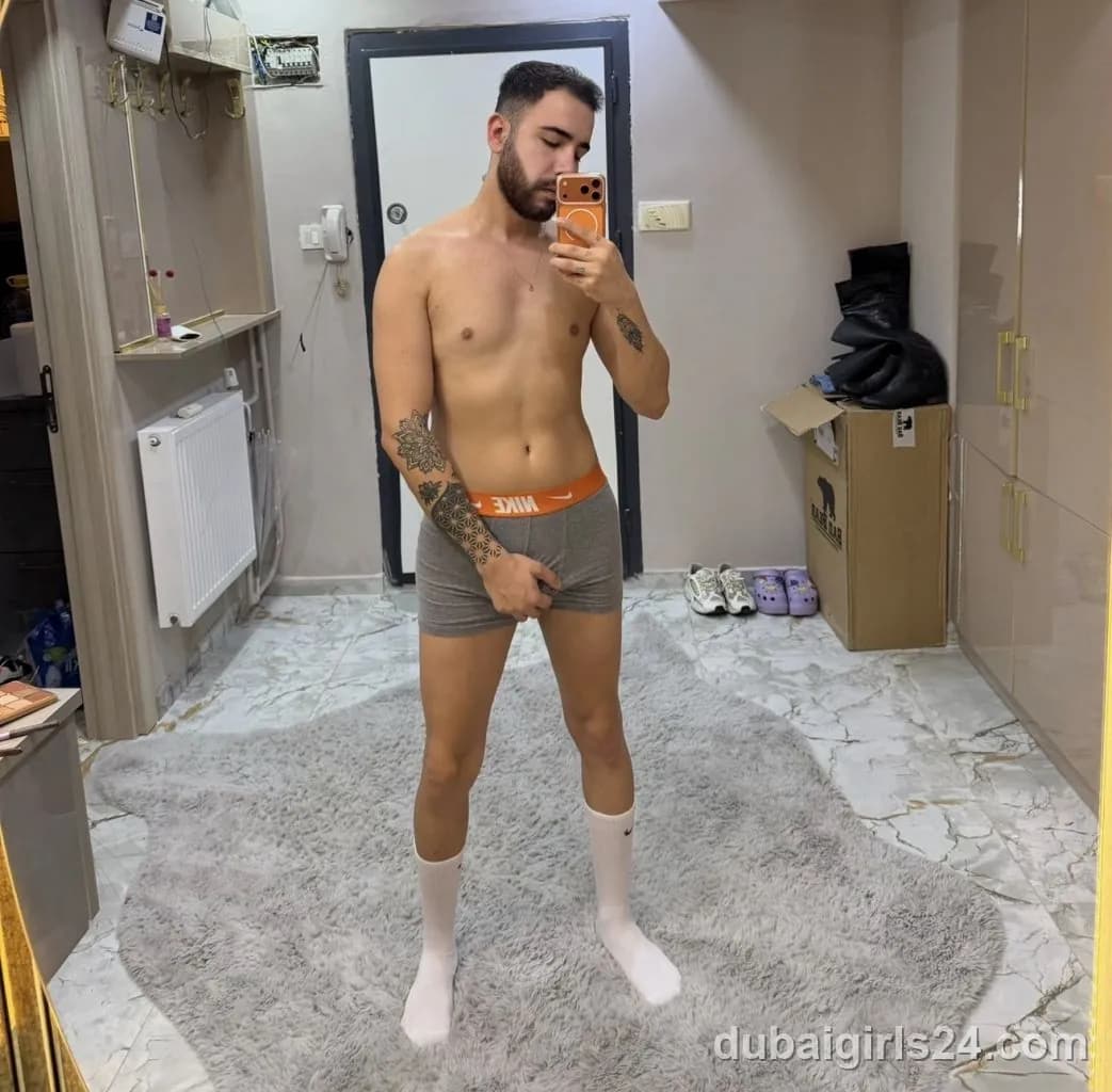 Ferdi, Japanese escort in Palm Jumeirah, Dubai