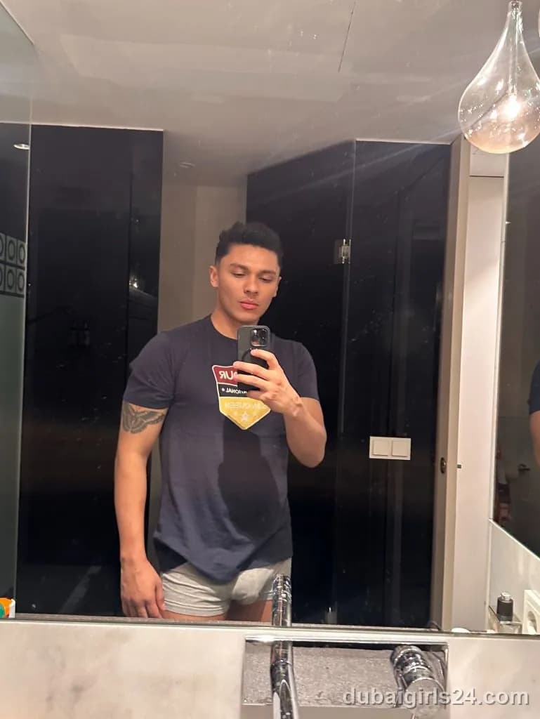 Viktor, Brazilian escort in Business Bay, Dubai — photo 2