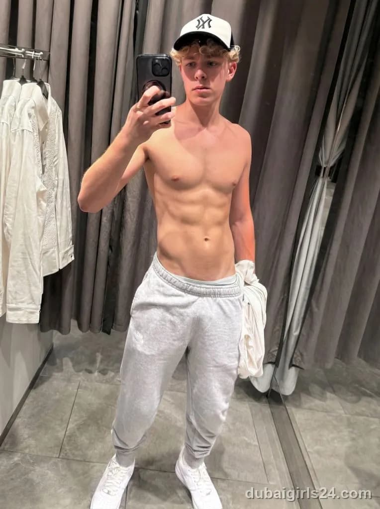 Ihor, Belarusian escort in Deira, Dubai — photo 2