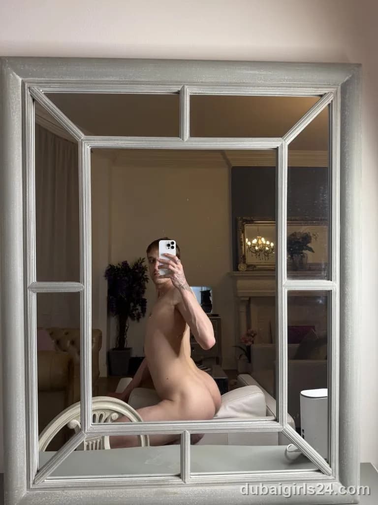 Ilias, British escort in JVC, Dubai