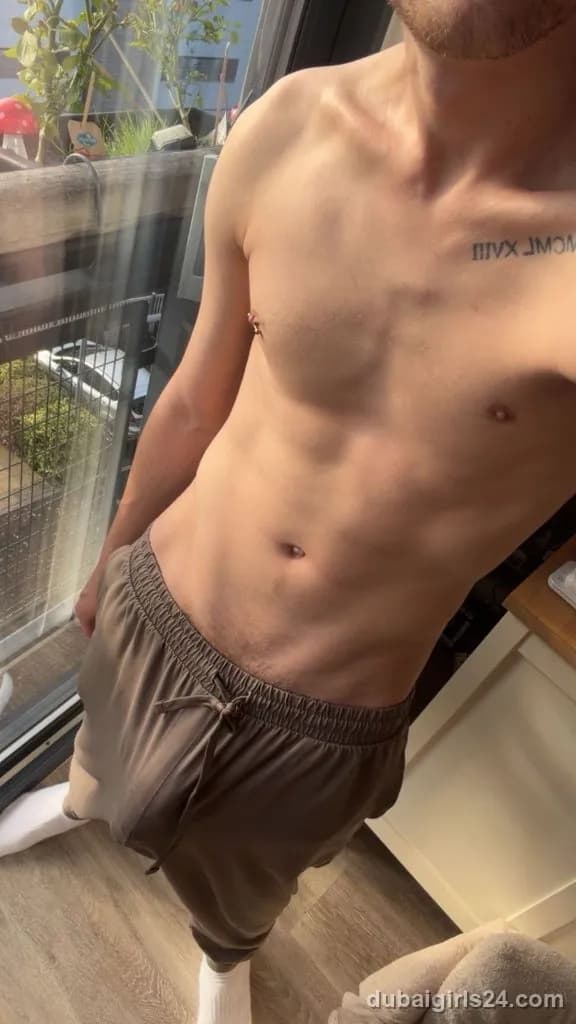 Ilias, British escort in JVC, Dubai — photo 3