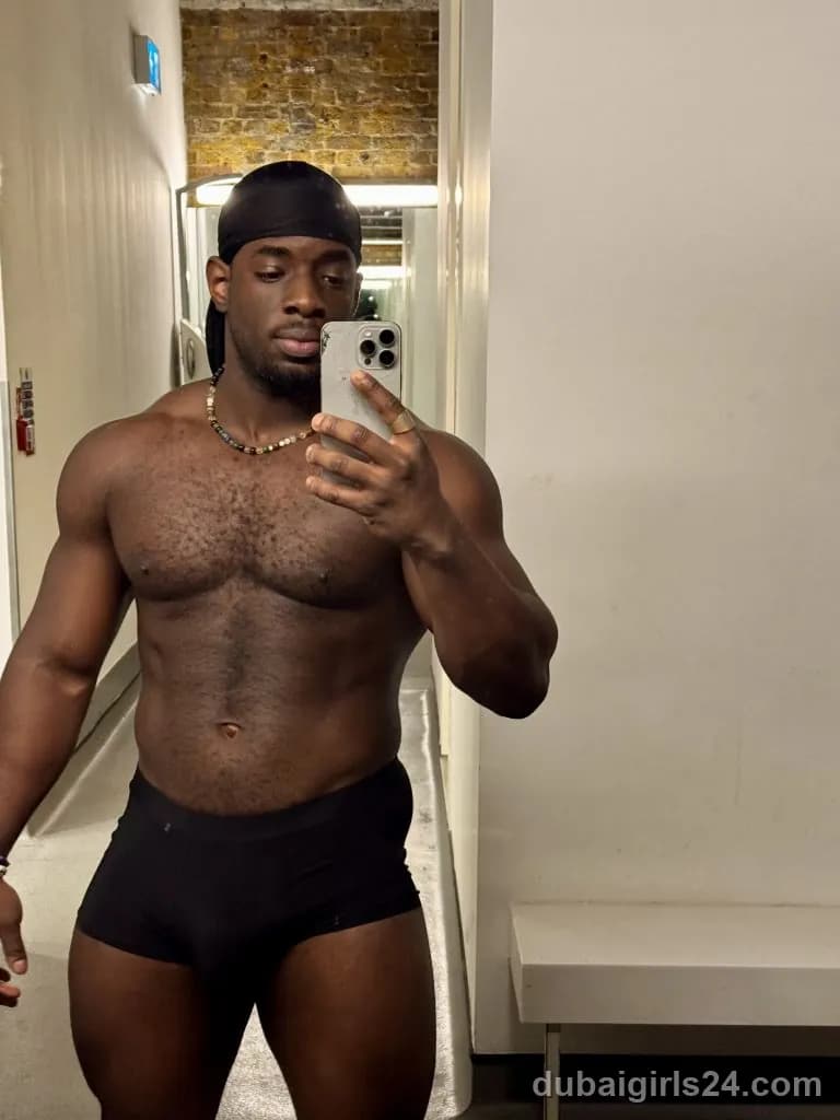 Elias, British escort in JVC, Dubai